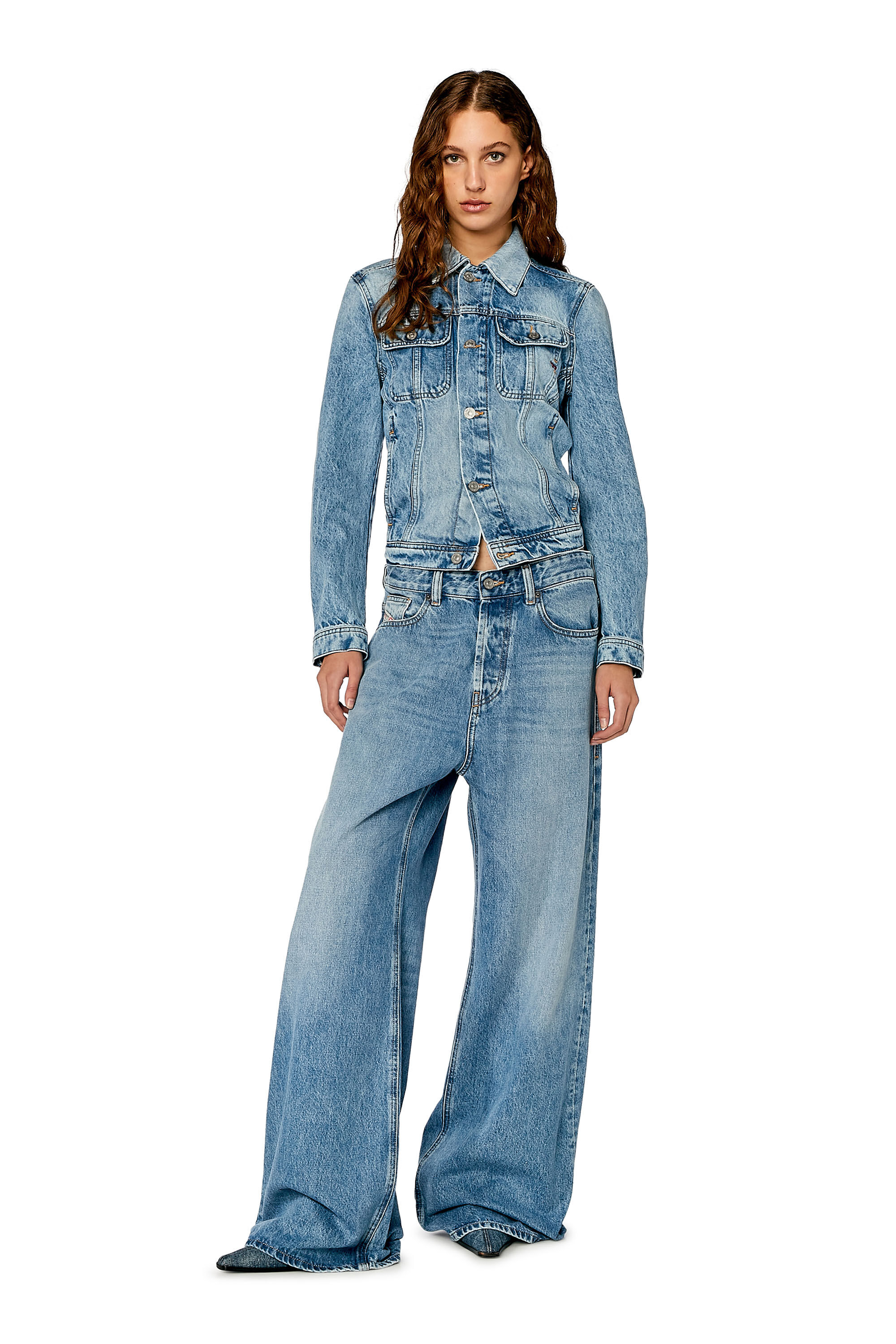 Diesel - DE-BONNY, Woman's Trucker jacket in denim in Light Blue - 5