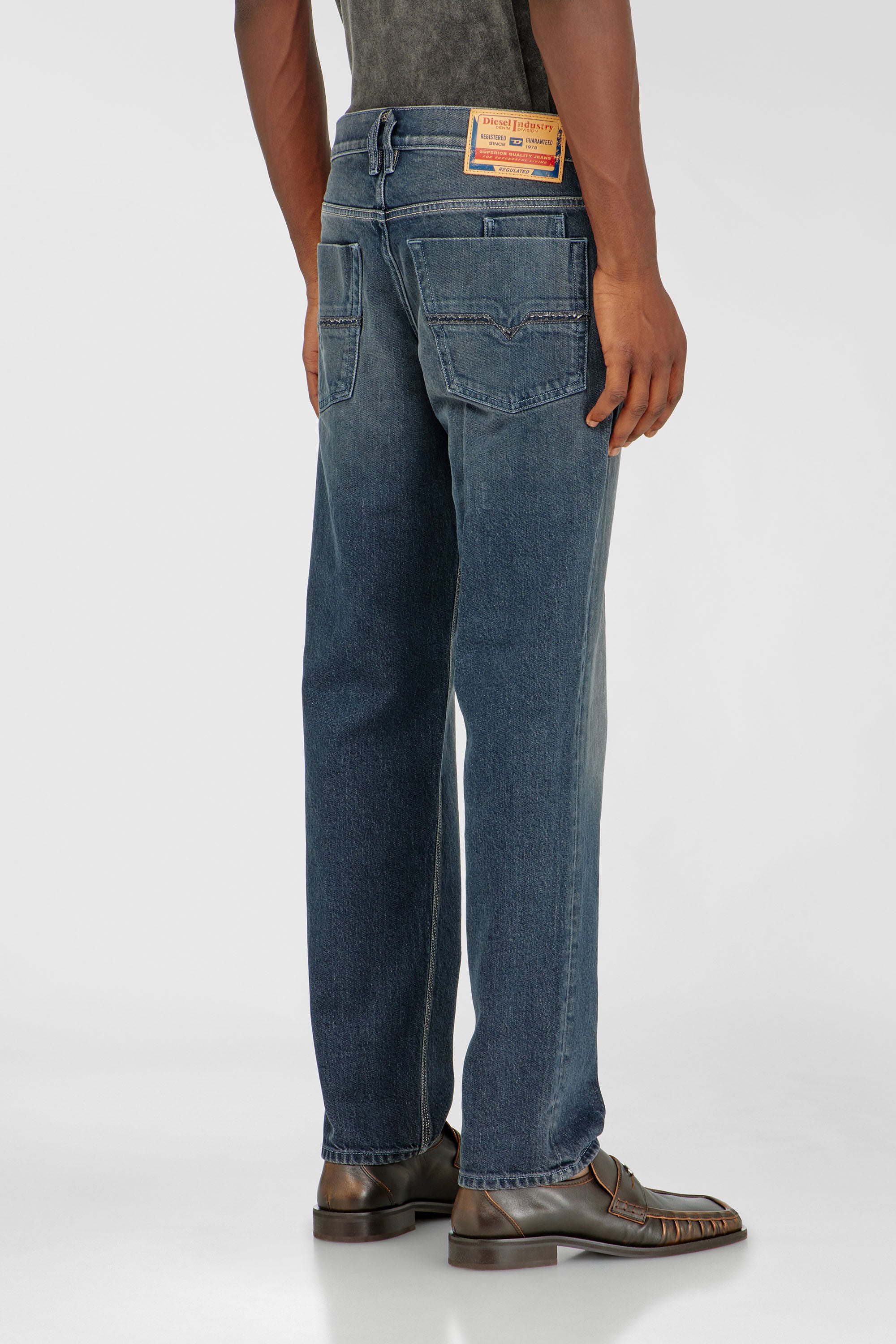 Diesel - Man's Regular Jeans 2023 D-Finitive 007GQ, Medium blue - 5