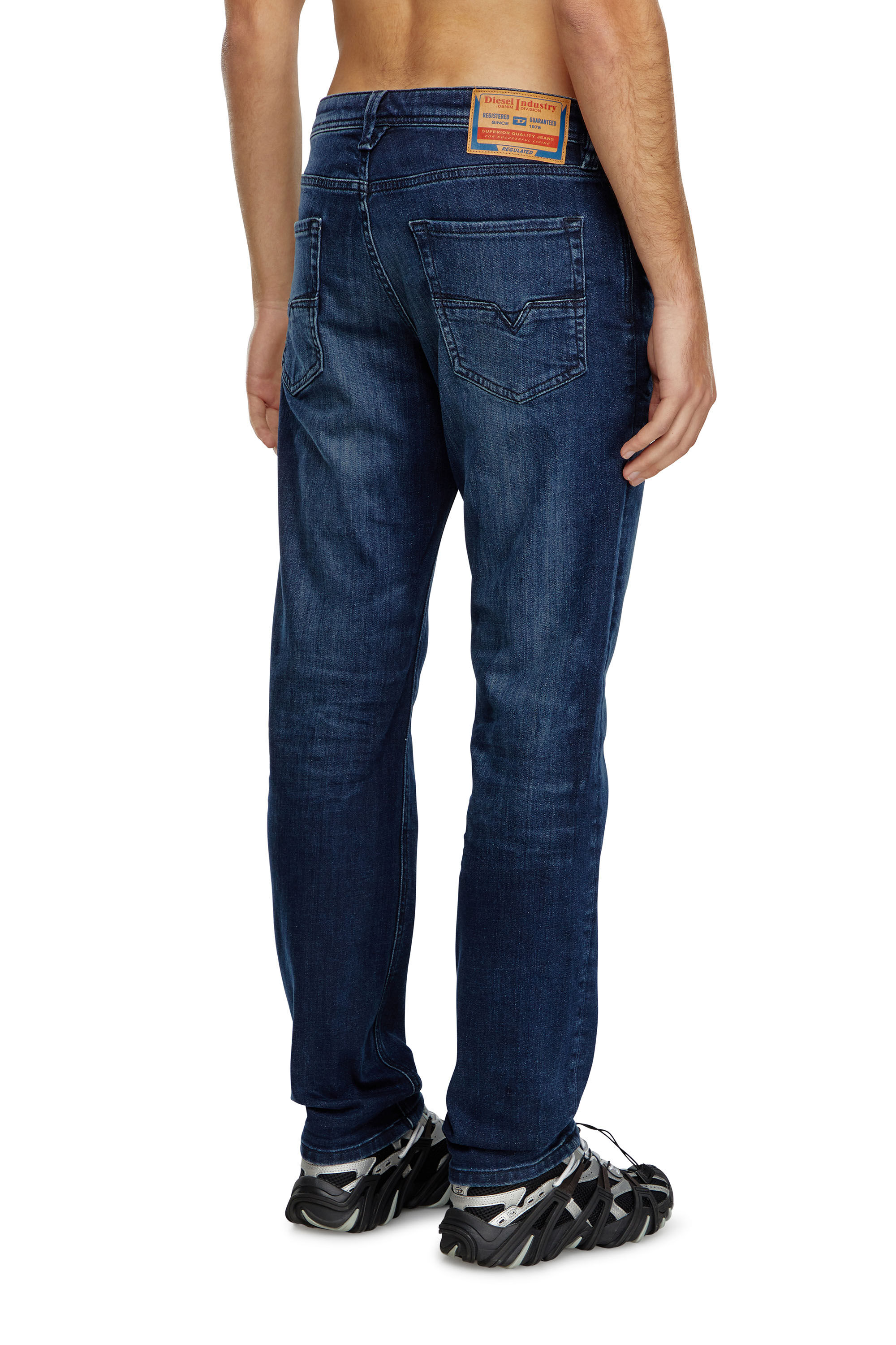 Diesel - Man Tapered Jeans 1986 Larkee-Beex 0GRDJ, Dark Blue - Image 4