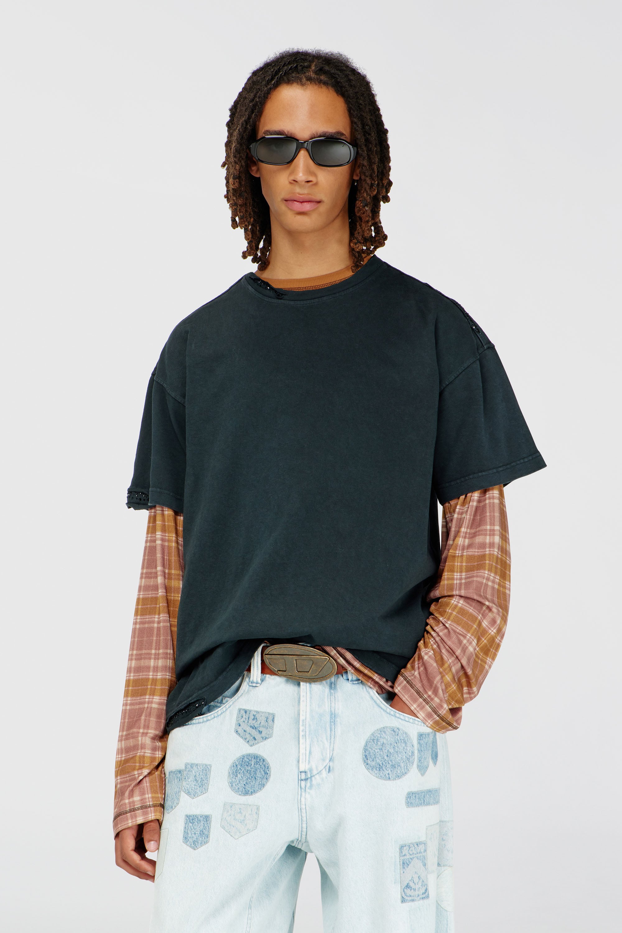 Diesel - T-NORM-CRYSTALS, Man's T-shirt with frayed edges and crystal details in Black - 1