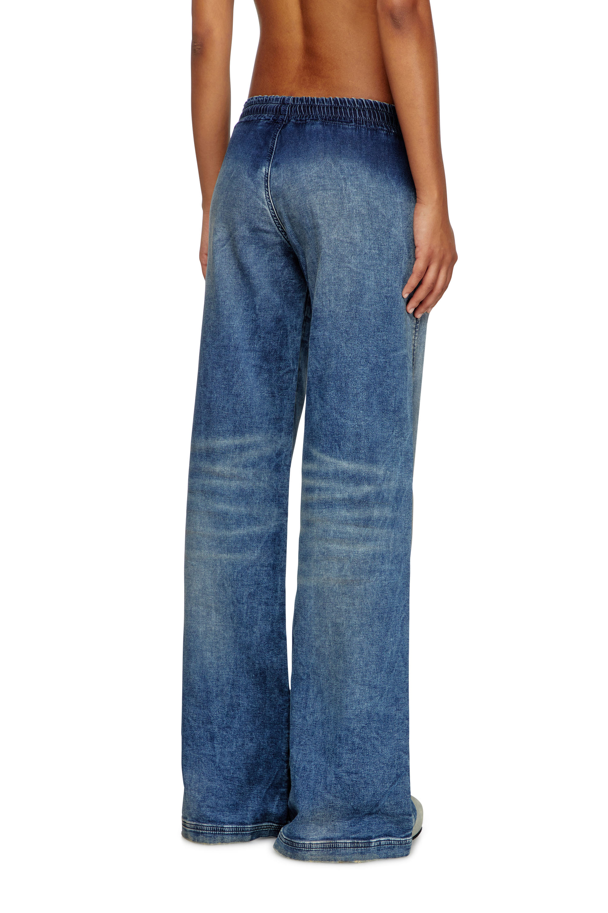 Diesel - Woman's Relaxed 2078 D-Ainty Joggjeans® 068PQ, Medium blue - 3