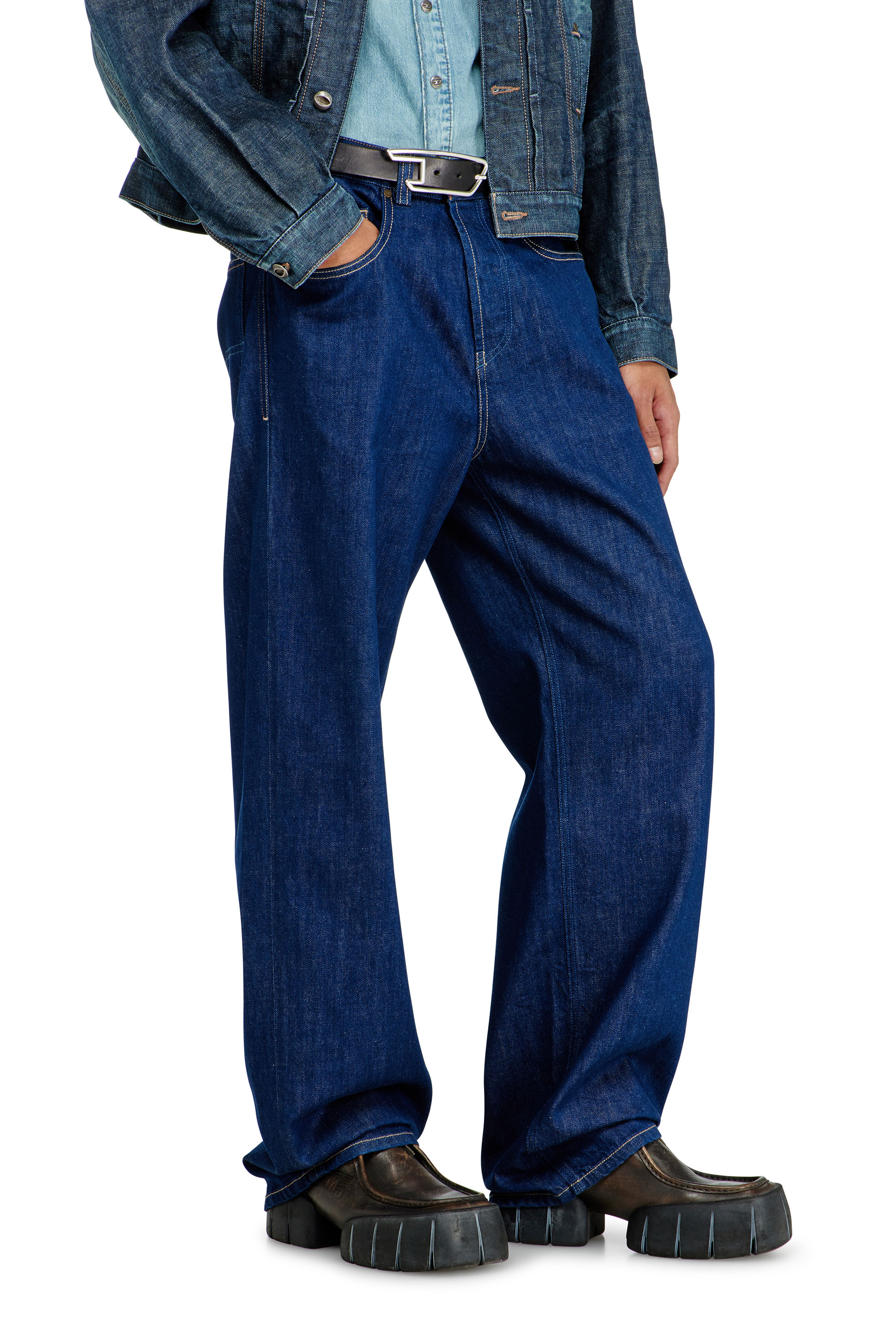 Diesel - Man's Relaxed Jeans 2001 D-Macro 09Q09, Dark Blue - 7