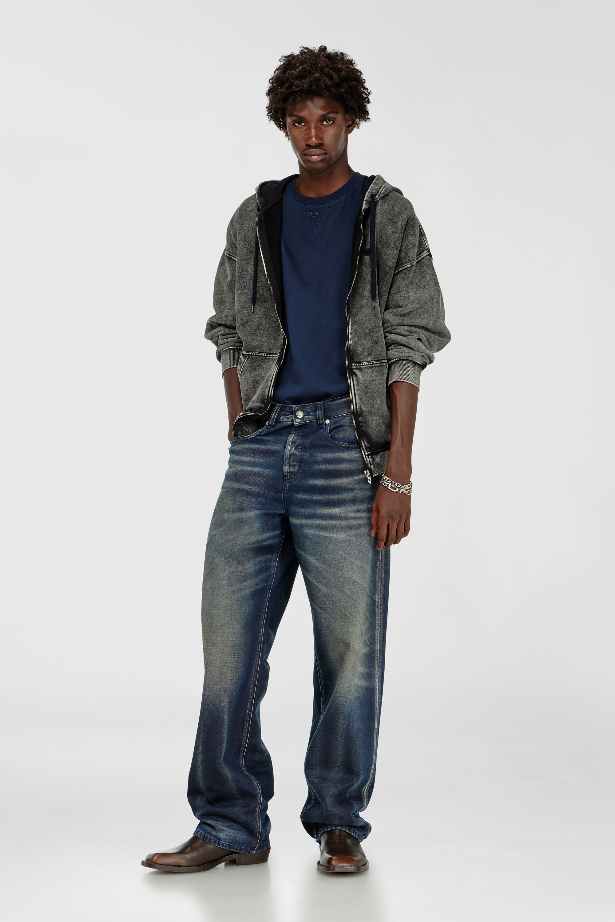 Diesel - T-MADJUST-TR, Man's Regular T-shirt with crew neck and Oval D in Blue - 2