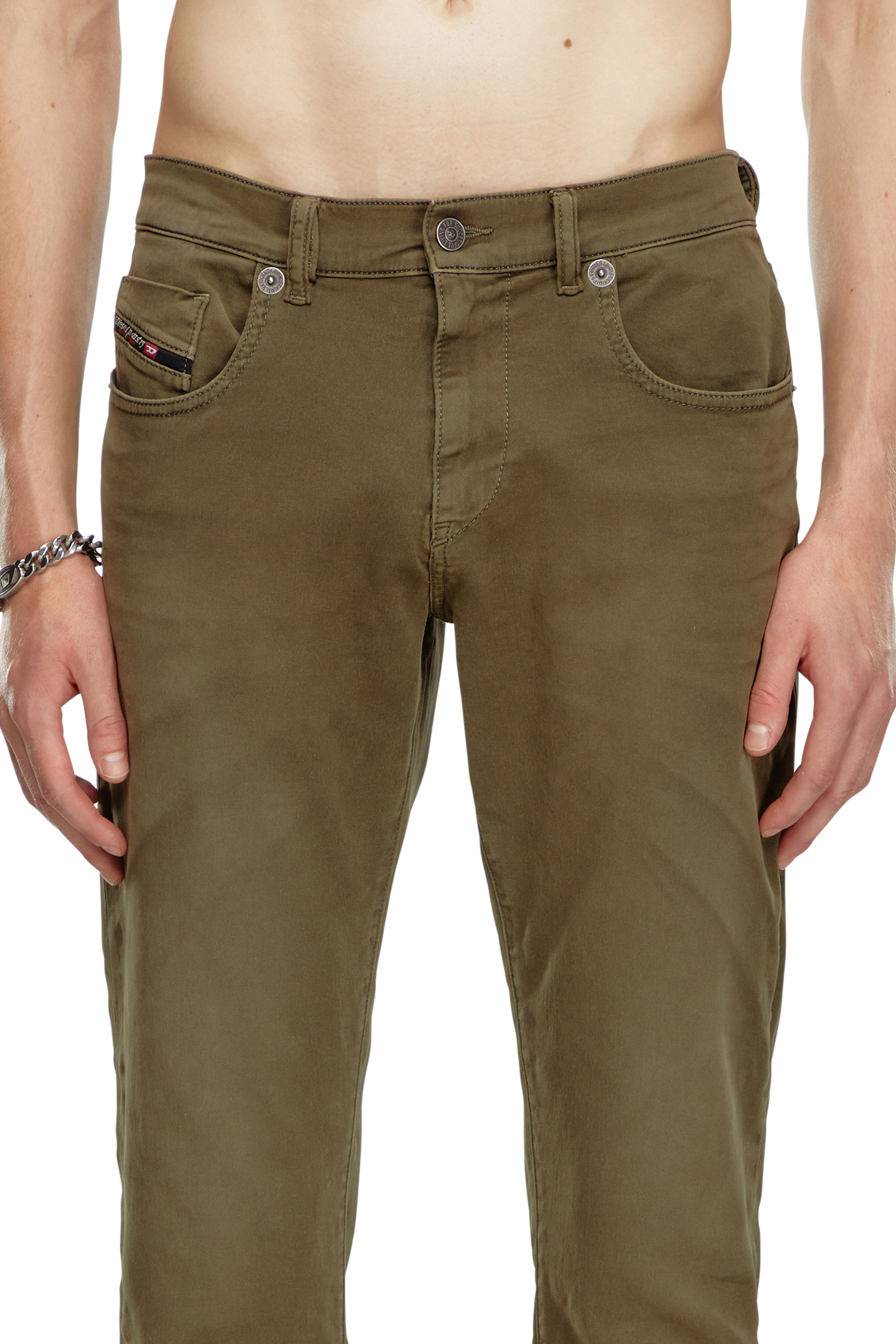 Diesel - Man's Slim 2060 D-Strukt Joggjeans® 0670M, Military Green - 4