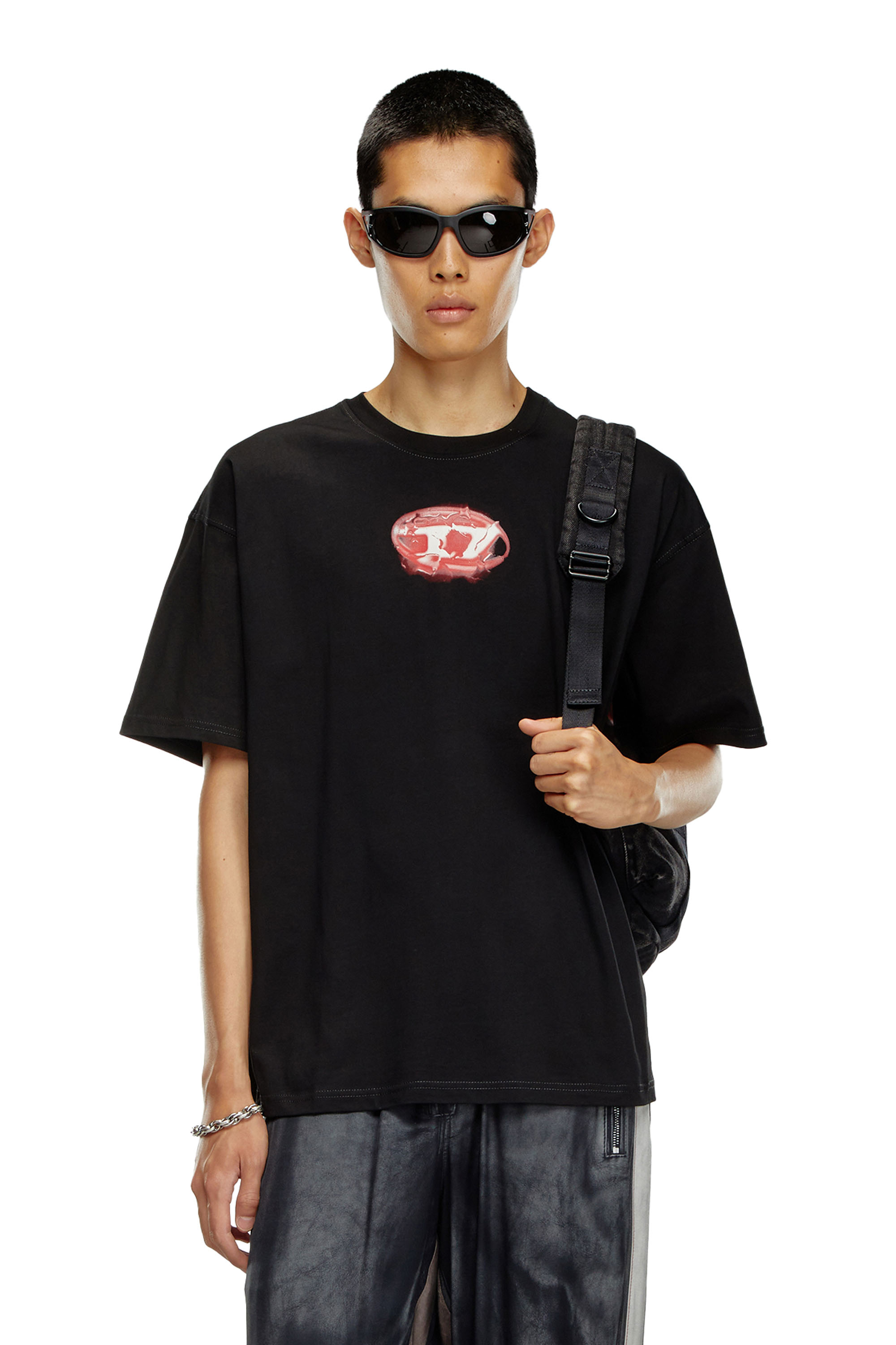 Diesel - T-BOXT-K3, Man T-shirt with glowing-effect logo in Black - Image 1
