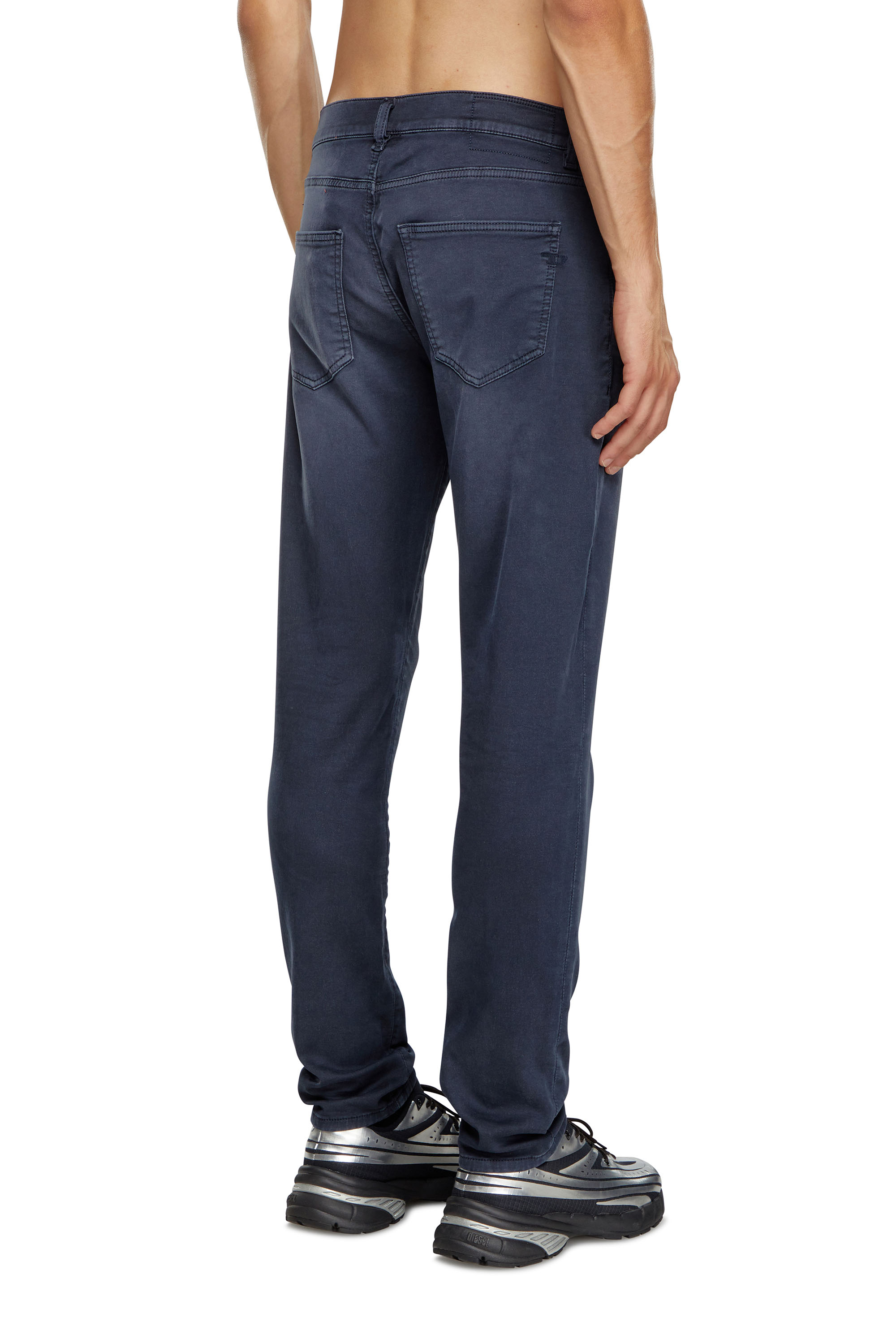 Diesel - Man's Slim 2060 D-Strukt Joggjeans® 0670M, Dark Blue - 3